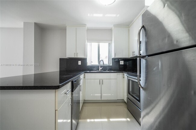 Building Photo - 1986 Biarritz Dr