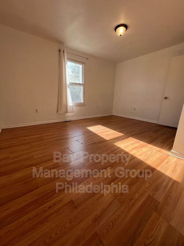 Building Photo - 1610 W Diamond St