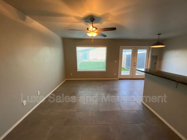 Building Photo - 6933 Mayberry Ln