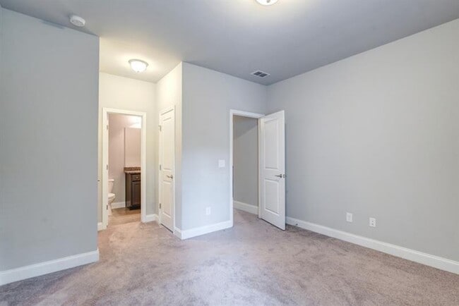 Building Photo - 1317 Winfair Ln NE