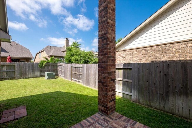 Building Photo - 28723 Mayes Bluff Dr