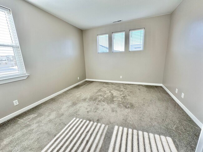 Building Photo - 797 Red Marble Ln