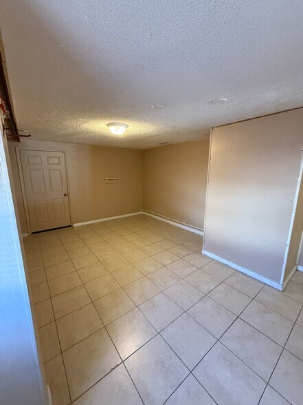 Building Photo - 9105 Sterling Ln