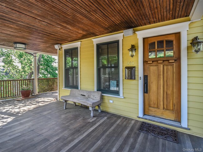 Building Photo - 290 8th Ave