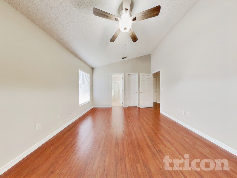 Building Photo - 545 Randon Terrace