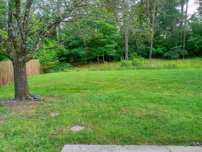 Building Photo - 3 bedroom, 2 bathroom ranch style home in Greensboro, NC