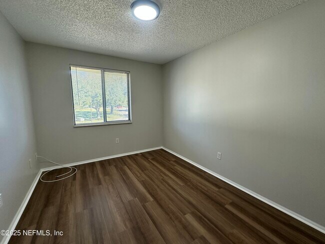 Building Photo - 7042 Prestwick Cir S