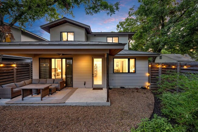 Building Photo - 3610 Thompson St