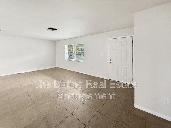 Building Photo - 6805 Mathers Ln
