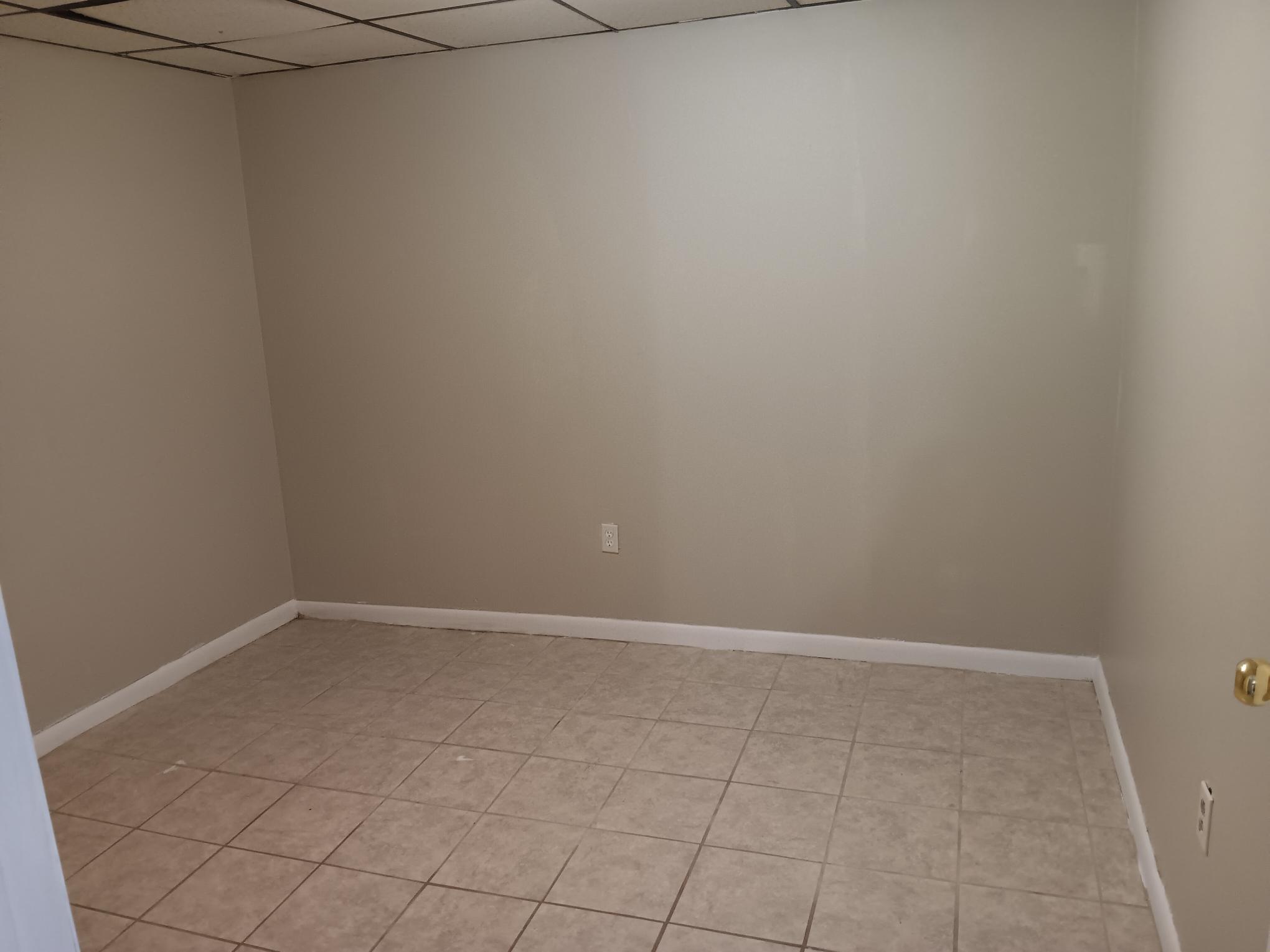 Building Photo - 1322 W Main St