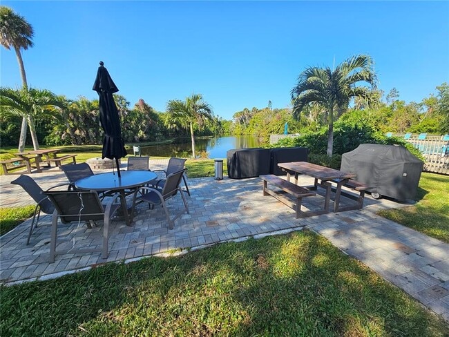 Building Photo - 137 Woodland Pl