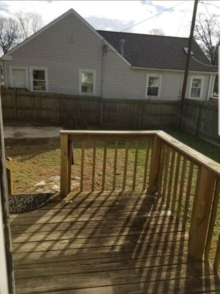 Building Photo - 3834 Massie Ave