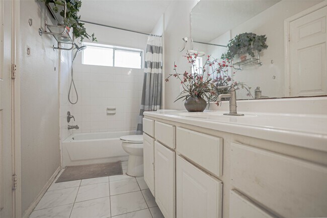 Building Photo - 3706 Heritage Colony Dr