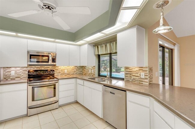 Building Photo - 3845 Garnet Dr