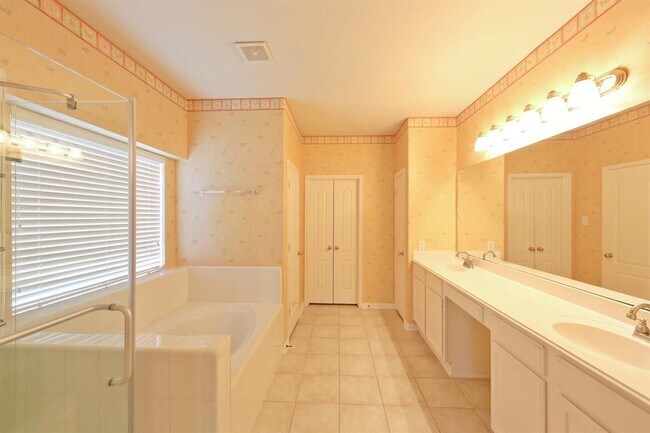 Building Photo - 407 Groveton Ridge Ln