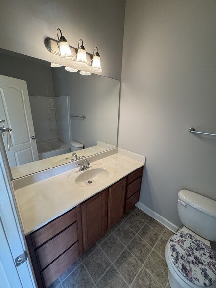 Building Photo - 5408 Perlou Ln