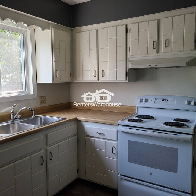 Building Photo - 3112 Park Dr