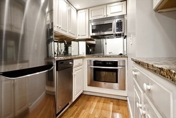 Building Photo - 124 Beacon St
