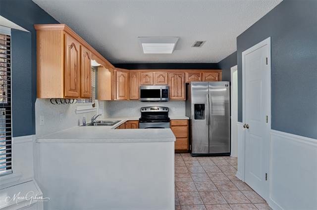 Building Photo - 3410 Woodvine Cir