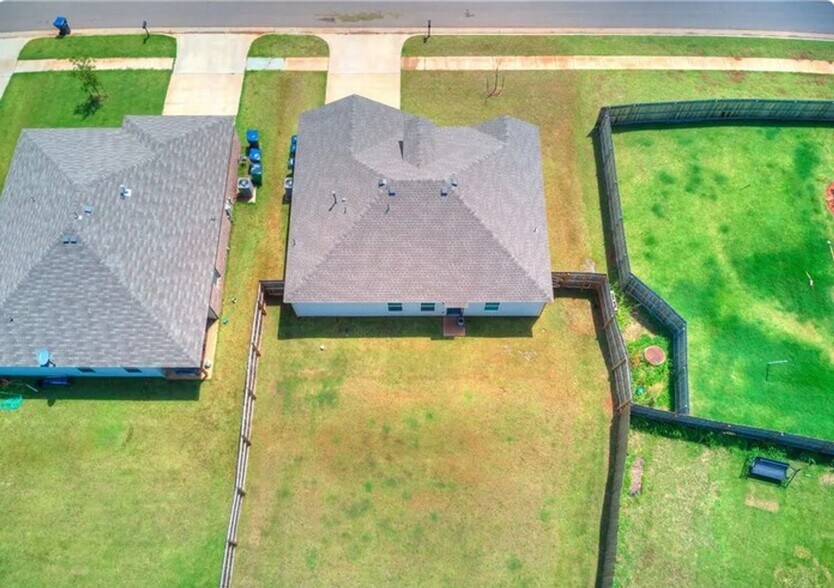 Building Photo - 13229 Bridgewater Dr