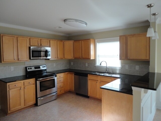 Building Photo - 5818 Chesridge Ln