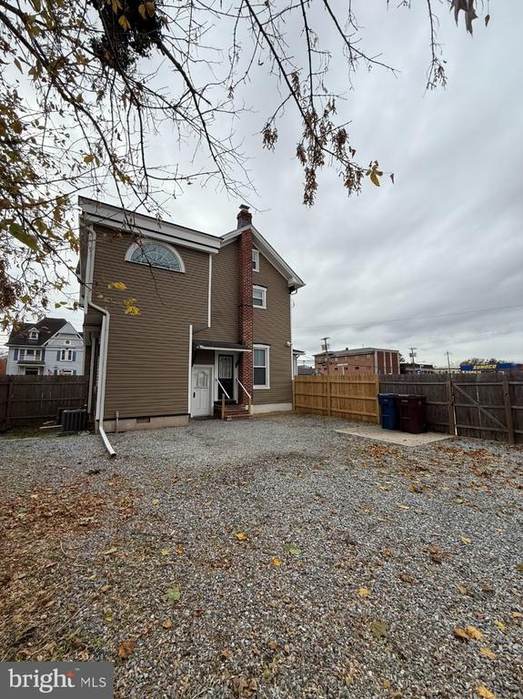 Building Photo - 21 #APT B Ave