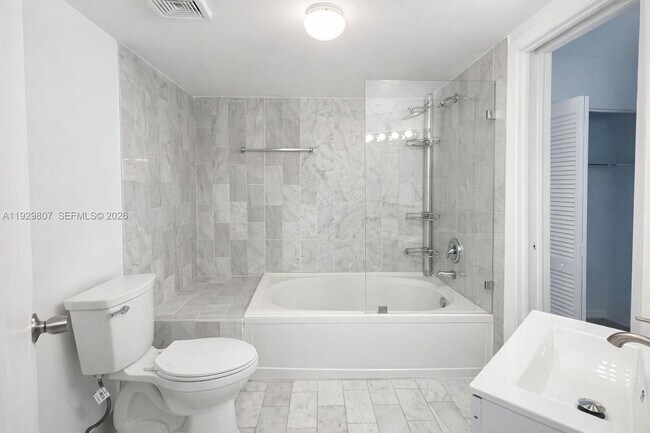 Building Photo - 7795 SW 102nd Ln