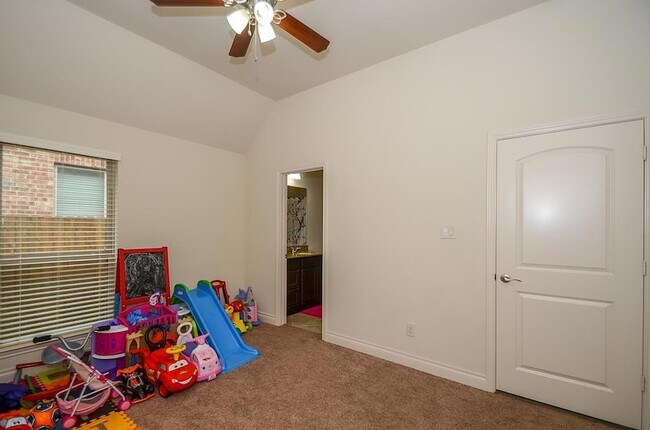 Building Photo - 4307 Fenetre Forest St