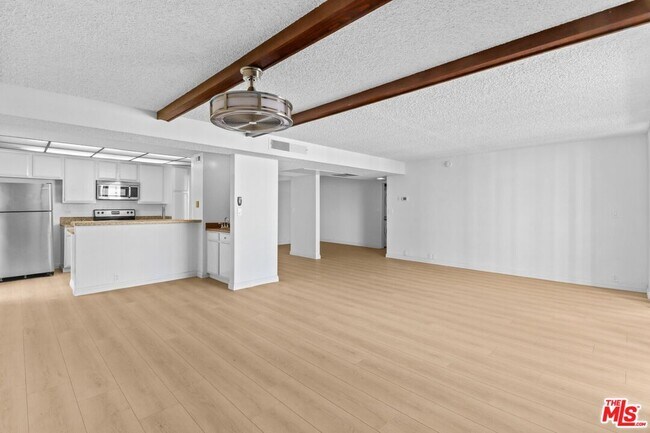 Building Photo - 10535 Wilshire Blvd