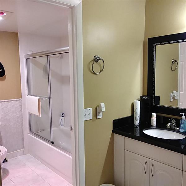 Building Photo - 8045 Eastlake Dr