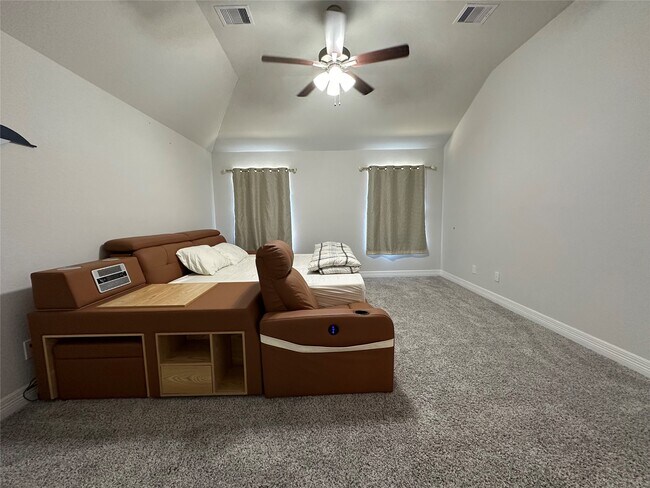 Building Photo - 15515 Sailpoint Ln