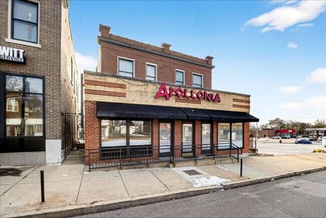 Building Photo - South Side Star