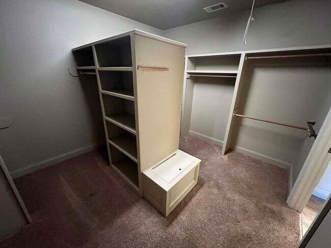 Building Photo - 3995 Water Oak Dr