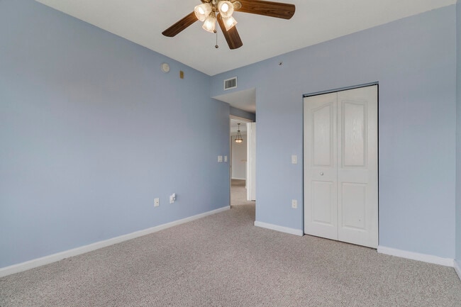 Building Photo - 4302 Myrtlewood Cir W