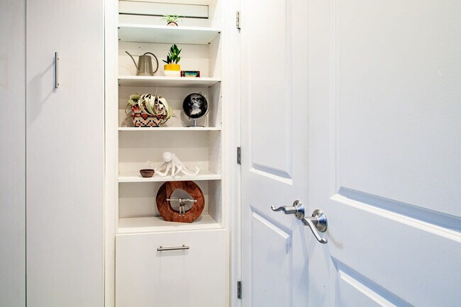 Building Photo - 1901 16th St NW