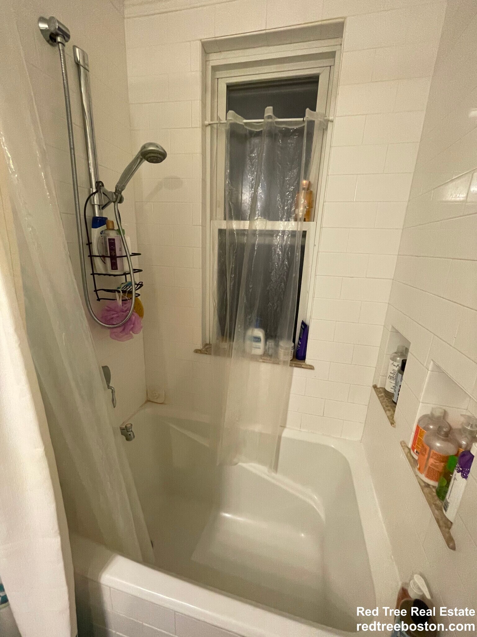 Building Photo - 62 Chestnut St