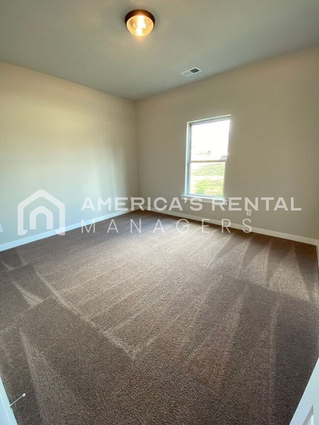 Building Photo - 489 Andrew Dr