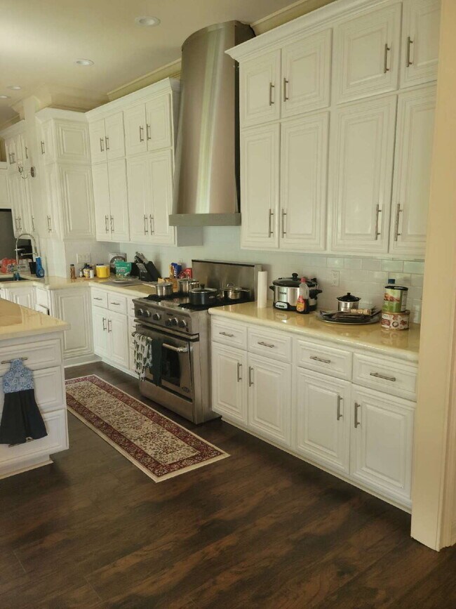 Building Photo - Experience Luxurious Living: Spacious 3-Bedroom Home with Golf Course views on Pebble Beach Drive!