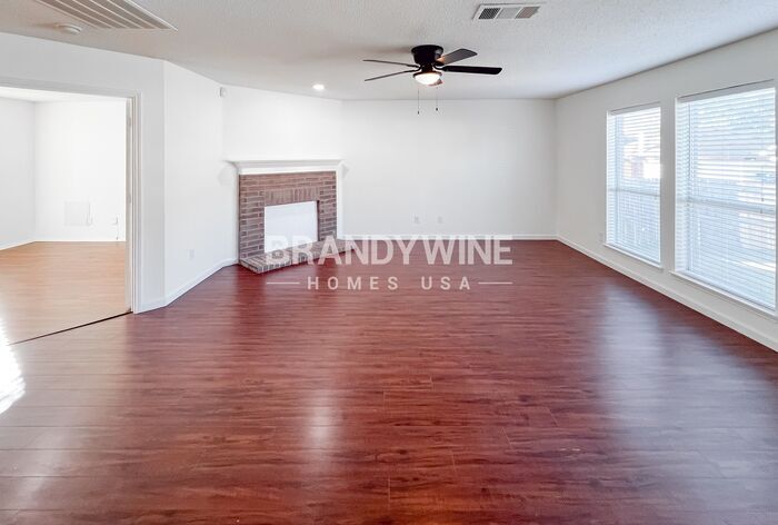 Building Photo - 1343 Prairie Dr