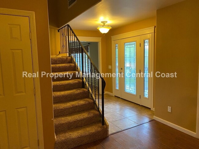 Building Photo - AVAILABLE SEPTEMBER - Nice Home in Atascad...