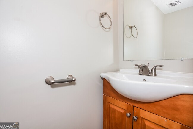 Building Photo - 5454 Northcut Dr