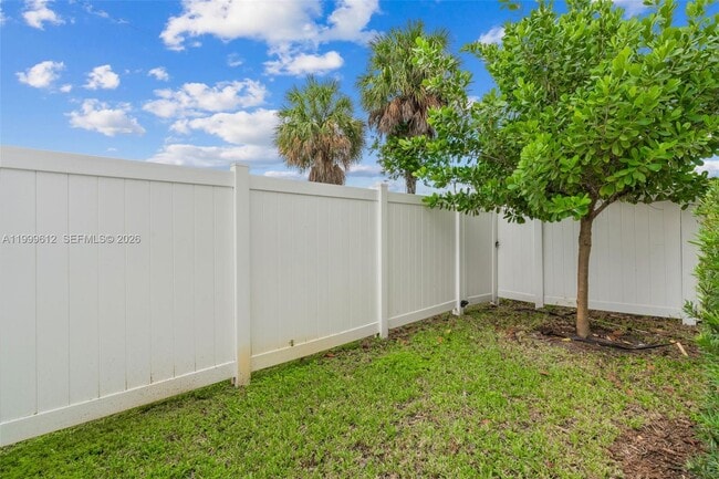 Building Photo - 110 SW 171st Wy