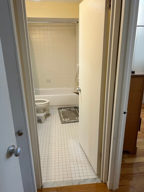 Building Photo - 77 Pond Ave