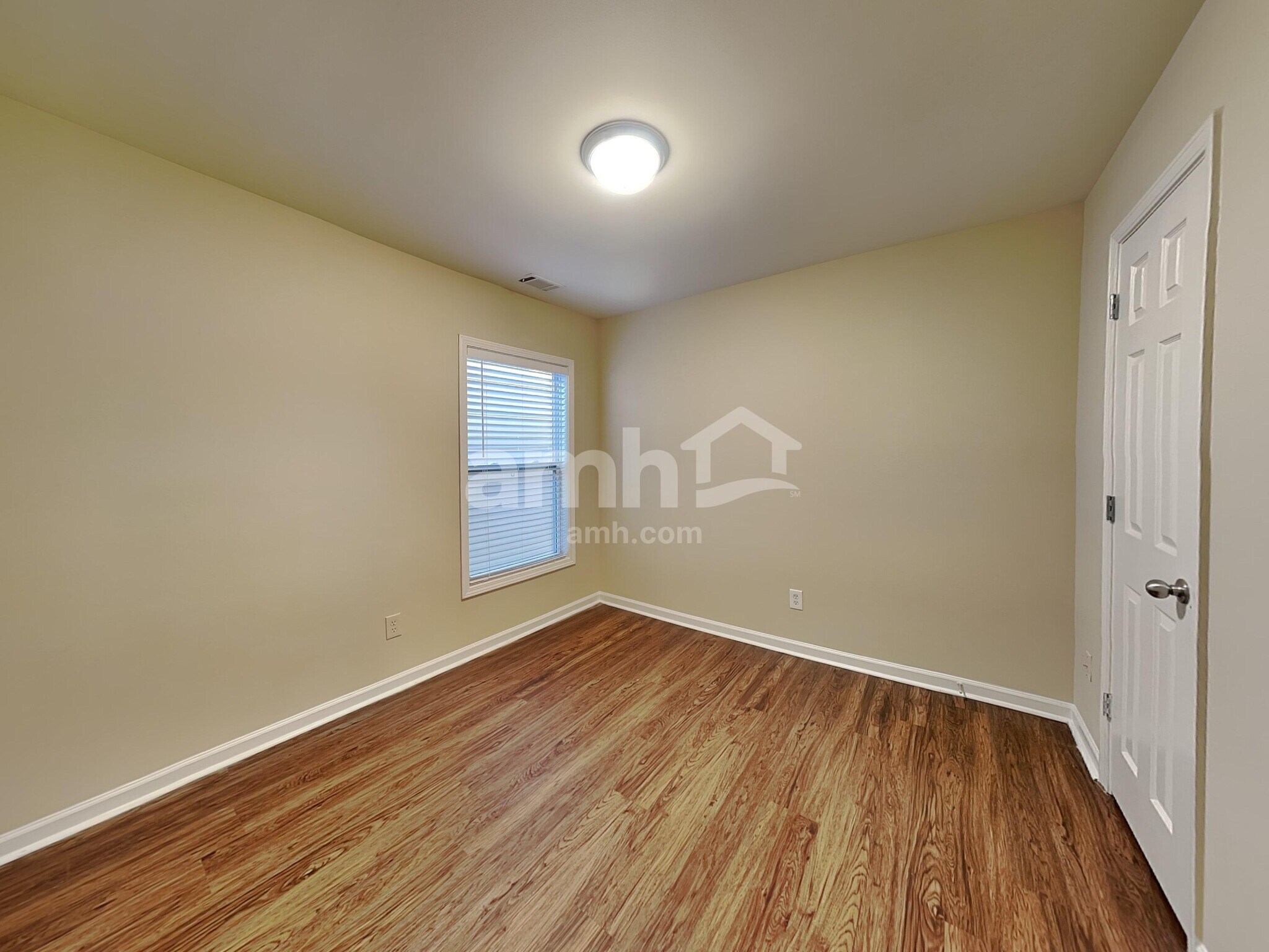 Building Photo - 2323 Jasmine Glen Dr