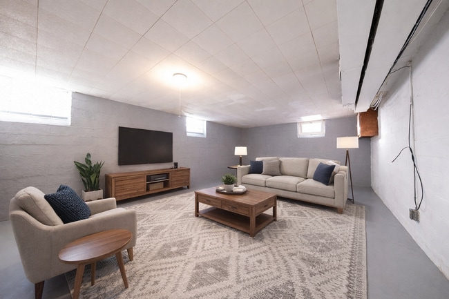 Building Photo - 5922 Portland Ave