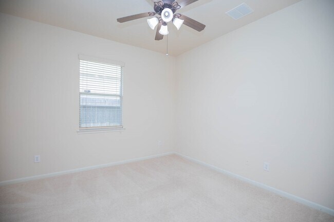 Building Photo - 7427 Boerne Creek Dr