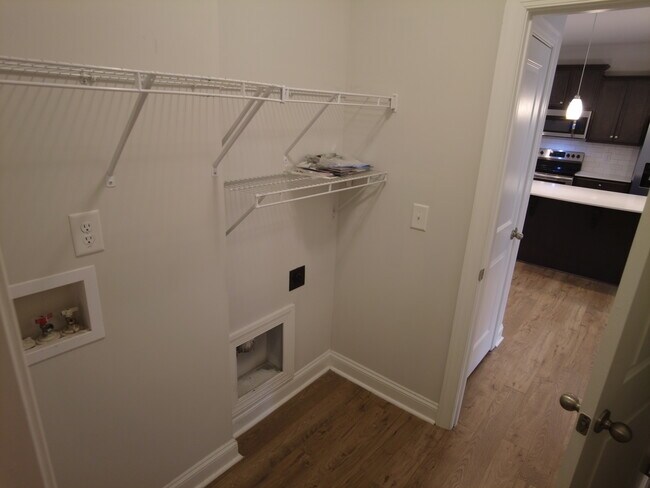 Building Photo - 111 Hanover Ct