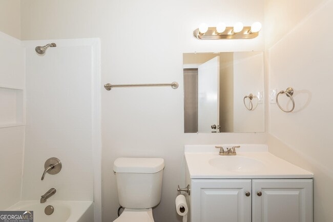 Building Photo - 424 Azalea Dr