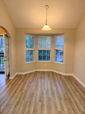 Building Photo - 4852 Ashcroft Dr