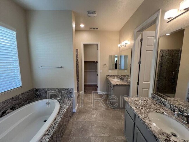 Building Photo - 8378 Simsbury Dr